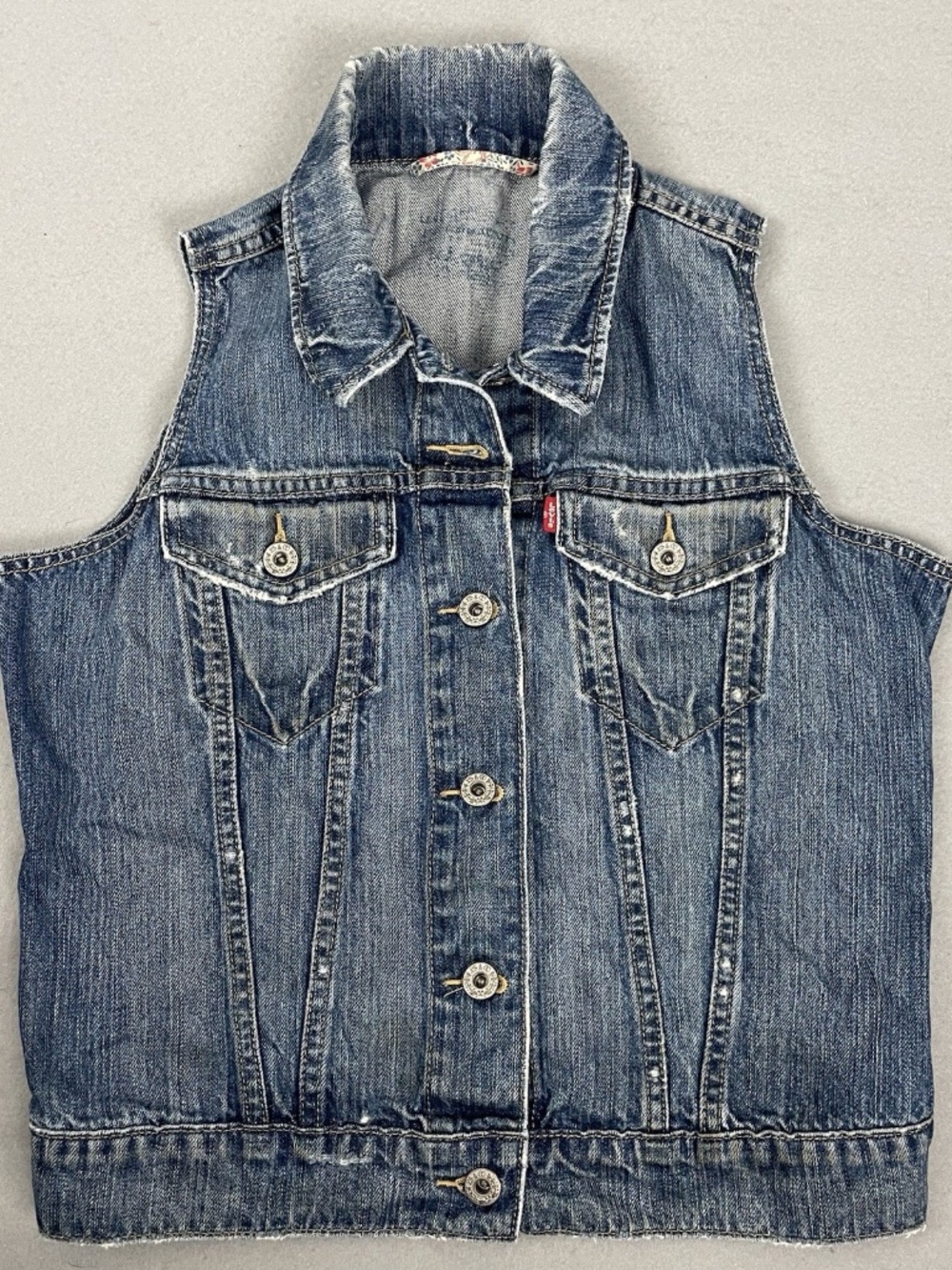 Levi’s Women’s Small Distressed Denim Trucker Vest Sleeveless Blue Jean Jacket
